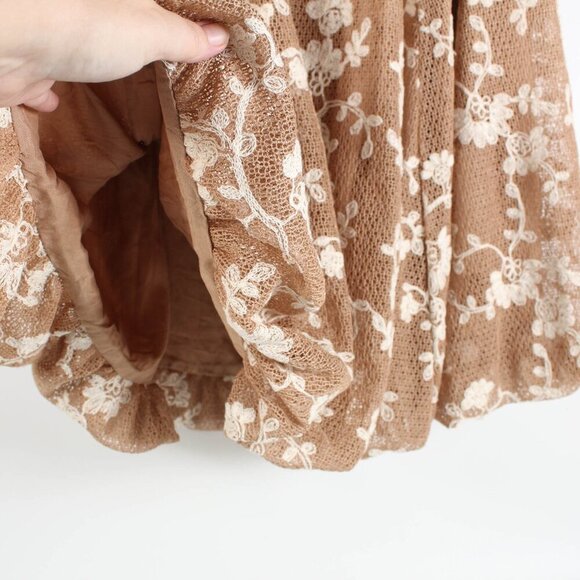 Vici Tan White Crochet Style Skirt, Bubble Hem, Size Large - Picture 3 of 7